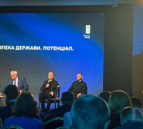 Шмигаль: Міноборони розширило можливості для військових замовляти необхідну зброю та техніку