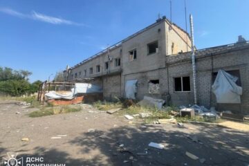 Росіяни атакували пожежну частину у Костянтинівці, двоє рятувальників постраждали