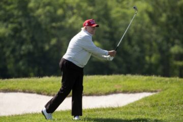 Трамп скасував відпустку заради урегулювання війни в Україні