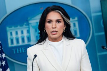 Адміністрація Трампа скасувала допуски до держтаємниці для 37 чинних і колишніх посадовців