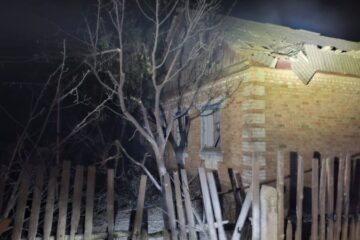 На Дніпропетровщині через обстріли понівечені будинки, підприємства і газогін