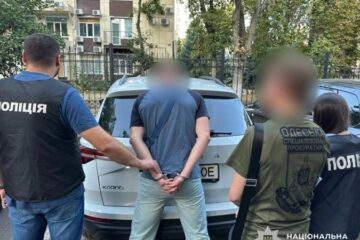 На Одещині посадовець ТЦК за $10 тис. обіцяв таємно і без наслідків вивезти військового з частини