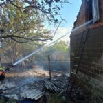 На Дніпропетровщині ворог пошкодив будинки, ферму, гімназію і комунальне підприємство