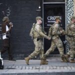 Національна гвардія США почала носити у Вашингтоні зброю