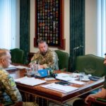 Зеленський обговорив із військовими стуацію на фронті, резерви і роботу із партнерами