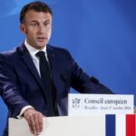Президент Франції засудив російську пропаганду під час візиту до Молдови
