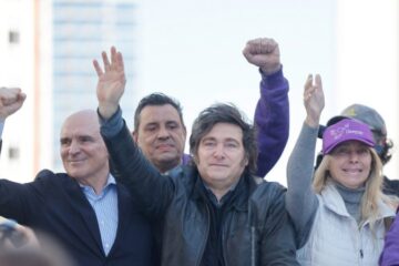 Кортеж президента Аргентини закидали камінням