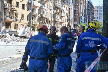 Ткаченко: внаслідок російської атаки на Київ пошкоджені 225 житлових будинків