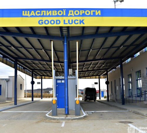 Президент пояснив рішення відкрити кордони для українців 18-22 років