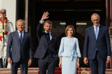 День незалежності Молдови. «Мала Уніря» Макрона проти «Великої Унірі» Кремля