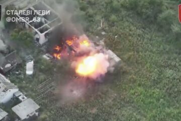 Серце розривається, але робота триває — українські бійці буквально ховають окупантів під руїнами Торського