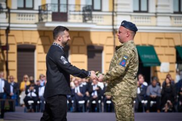 Сім бригад отримали почесну відзнаку «За мужність та відвагу»