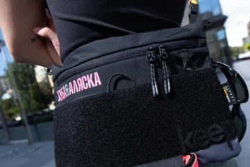 «Спробуй врятувати хоча б когось». Благодійний дроп сумок із турнікетом від Veteranka і Keep