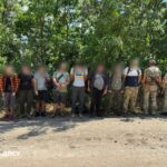 Суперпропозиція — 9 ухилянтів заплатили по 130 тисяч гривень, щоб три дні ходити пішки