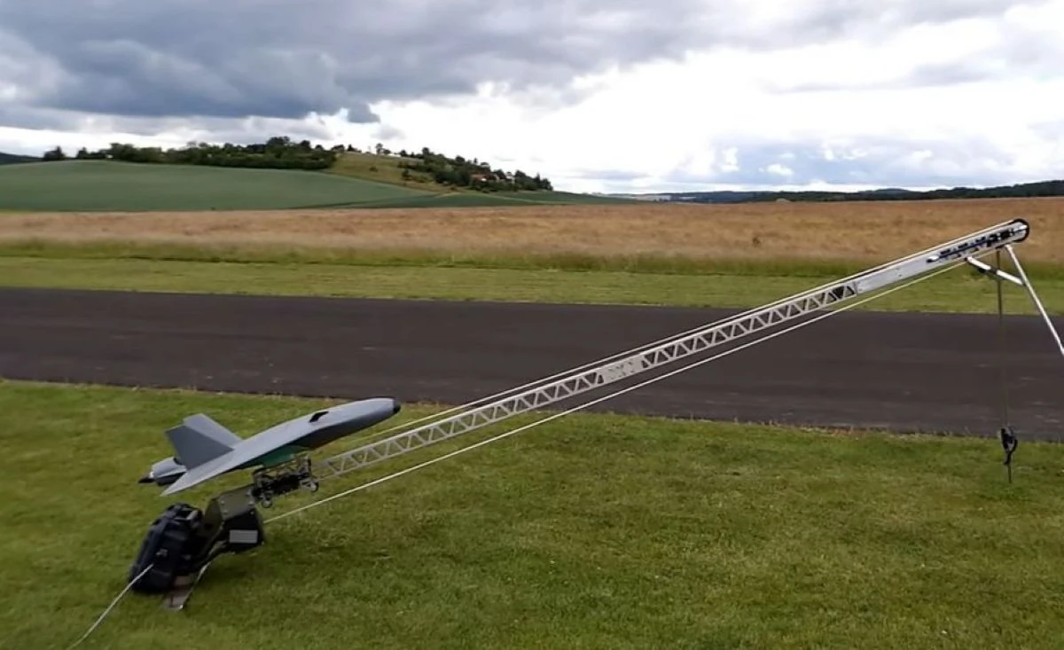 Великий реактивний перехоплювач від чеської фірми TRL Drones. Фото: TRL Drones