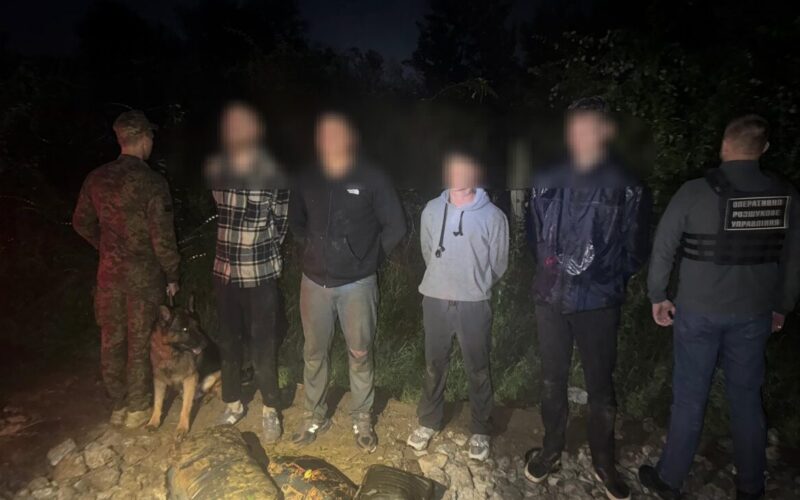 На Закарпатті прикордонникам довелося відкрити вогонь, щоб затримати групу ухилянтів