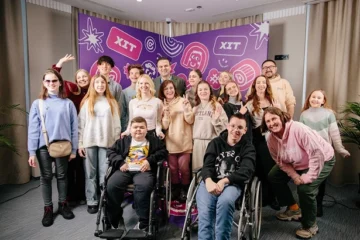 В Україні запускають безплатний курс із блогерства у TikTok для підлітків з інвалідністю