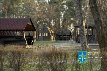 У Парку партизанської слави через суд вимагають знести незаконні альтанки – прокуратура