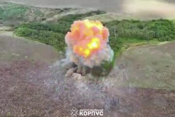Всього один український FPV призвів до колосальної детонації ворожого складу БК