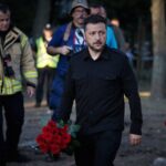 Президент України відвідав місце ракетного удару по Києву: «Держава обов’язково допоможе»