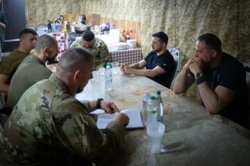 Пікапи напряму для бригад: Володимир Зеленський анонсував новий механізм закупівель