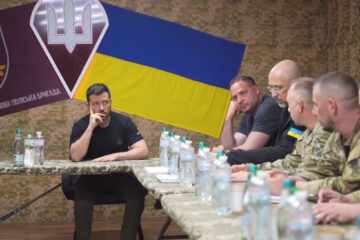 Президент провів на Сумщині нараду з військовим керівництвом: обговорили план дій на пів року вперед
