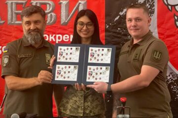 «Бурбон» з Джавеліном — Боєць «Сталевих Левів» став героєм марки Укрпошти