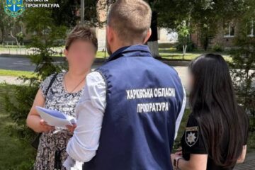 З поліції — в «лжеподаткову»: жінка набирала кадри для окупантів і сідає на лаву підсудних