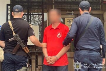 У Дніпрі суд призначив покарання чоловіку, що пограбував будинок військового, поки той був на фронті