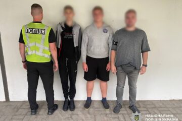 Шукали «легких грошей» — правоохоронці затримали неповнолітніх «паліїв авто» на Київщині