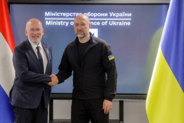 Активи рф і відновлення поранених воїнів: Міністр оборони зустрівся з представником Нідерландів