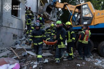 У Києві кількість жертв унаслідок вчорашнього удару рф зросла до 28