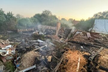 Атаки по Дніпропетровщині: троє поранених, пожежі та руйнування