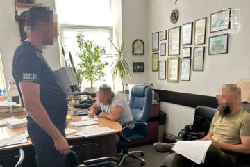 Правоохоронці викрили масштабну схему уникнення мобілізації, організовану в суді на Донеччині