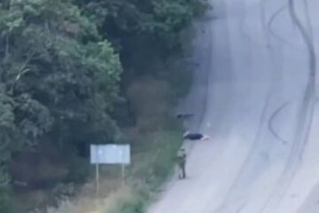 Кадри воєнного злочину: російський військовий стратив беззбройного цивільного