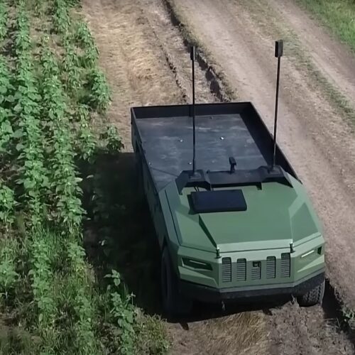 «Без керма і педалей»: на що здатен найпотужніший безпілотний позашляховик PROTECTOR