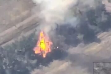 «Непогане фаєр-шоу»: на Покровському напрямку горіли російські склади боєкомплекту