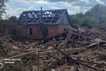 На Харківщині дрон рф поцілив у «швидку»: двоє медиків поранені