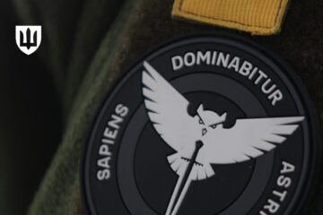 Розвідники показали, як від їхніх скидів палають росіяни