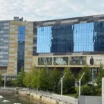 Паркани на набережній Дніпра біля River Mall не демонтували, попри рішення суду – прокуратура