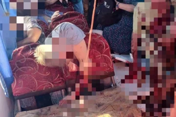 У передмісті Херсона дрон влучив у маршрутку: двоє загиблих, 16 поранених