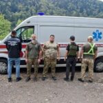 «Медична евакуація» ухилянта до Румунії: прикордонники зупинили мікроавтобус із липовим медперсоналом