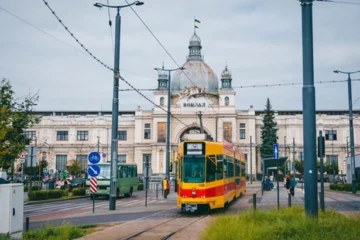 Це трамваї зі швейцарського міста Базель, які вийдуть на маршрути Львова у серпні