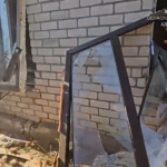 Росія вдарила артилерією по Чорнобаївці: під завалами знайшли тіло жінки