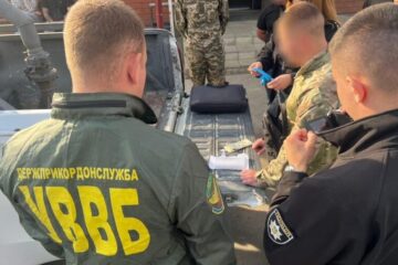 На Рівненщини чоловік намагався підкупити прикордонника, щоб допомогти другу-ухилянту