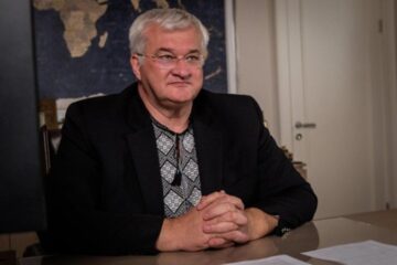 Сибіга про заяви Путіна: морочить усім голову