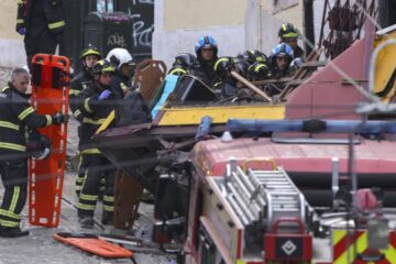 В Лісабоні зійшов з рейок та розбився фунікулер “Глорія”, загинули щонайменше 15 осіб