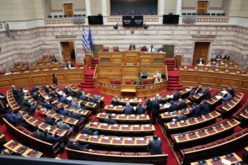 Парламент Греції погодив “драконівські” антиміграційні закони