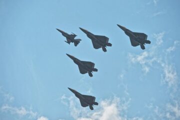Аеропорт Жешува закрито через “незаплановану військову активність”