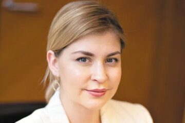 Пані посол України в США Ольга Стефанишина розпочне повноцінну роботу цієї п’ятниці